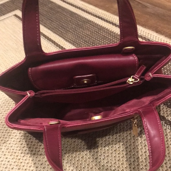 Excellent condition, includes zipped coin purse. - Picture 2 of 3